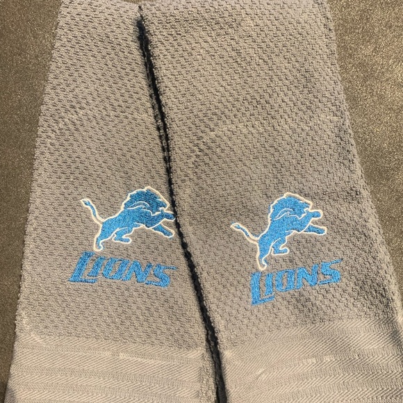 Detroit Lions 🏈 Set of 2 Bathroom Kitchen Towels Set of 2 Custom Embroidered - Picture 2 of 2